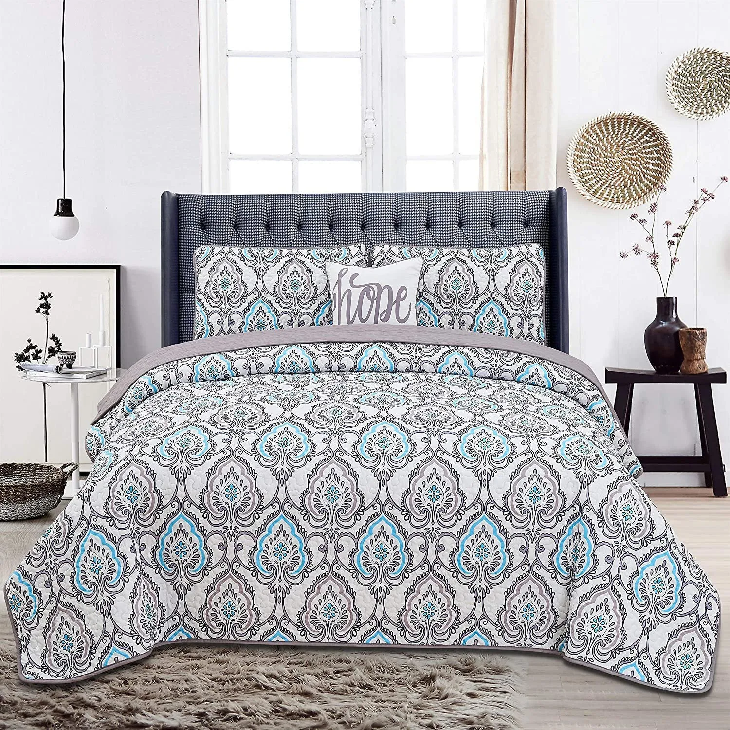 4-Piece: Reversible Quilt Set - Assorted Styles