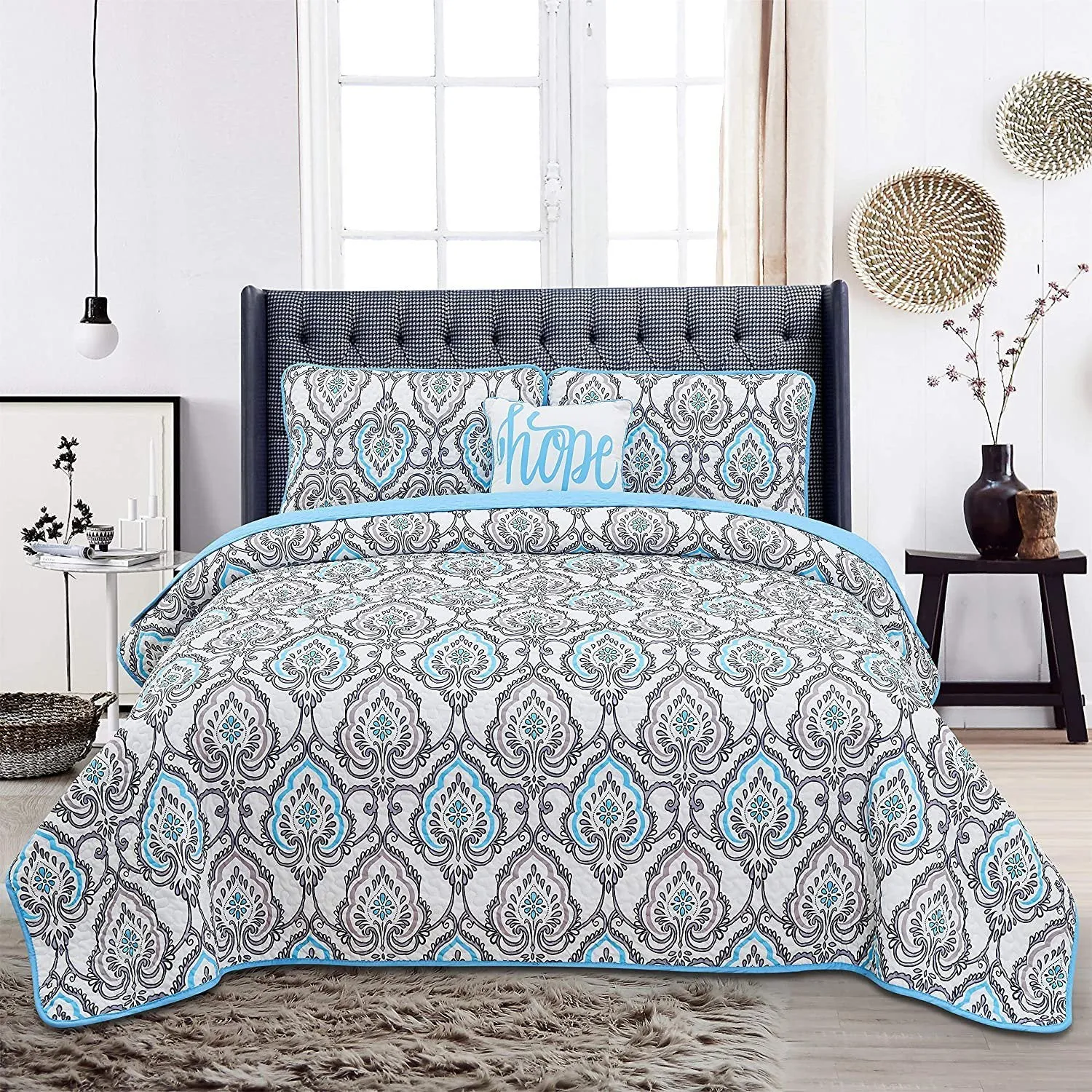 4-Piece: Reversible Quilt Set - Assorted Styles